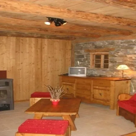 Le Levassaix Apartment *